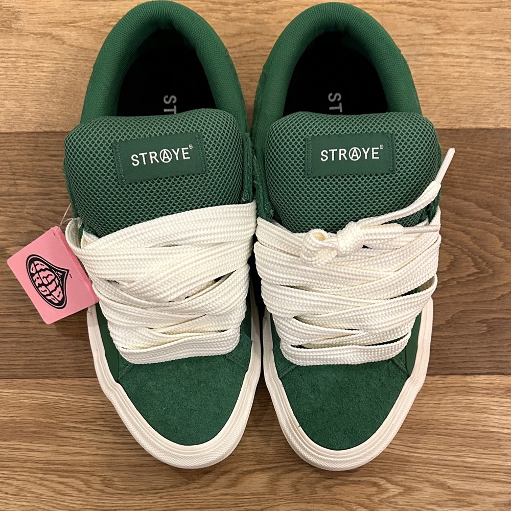 STRAYE New w tag Men's Green Sneakers